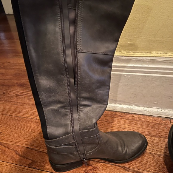 Grey boots - Picture 5 of 7